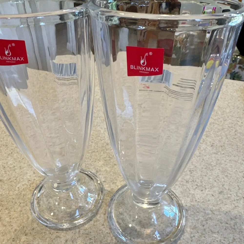 Blinkmax soda fountain glasses, a set of two brand new